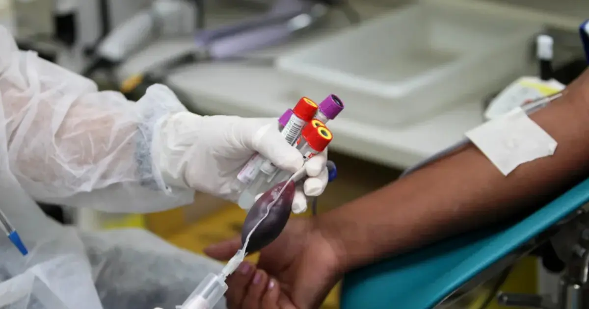 Torcidas de Bahia e Vitória se unem em campanha de doação de sangue em Feira de Santana