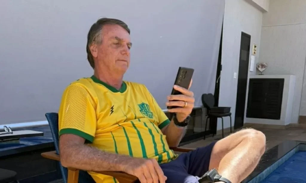  Primeira Turma do STF analisa decisão de Moraes que determinou prisão preventiva de Jair Bolsonaro