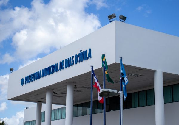  TCM-BA suspende pregão de R$ 8 milhões em Dias D’Ávila por suspeita de irregularidades e superfaturamento