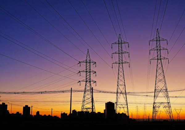 Aneel reduz bandeira tarifária e conta de luz fica mais barata em dezembro