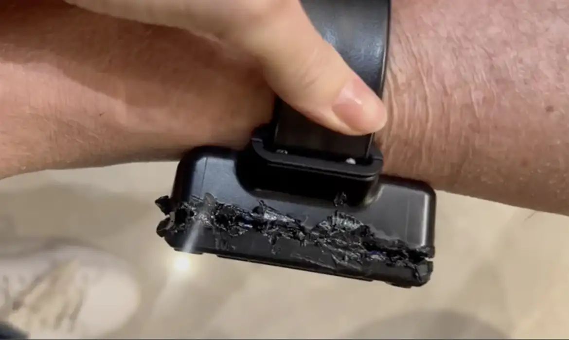 Bolsonaro usou ferro de solda para tentar abrir tornozeleira, relata Seap