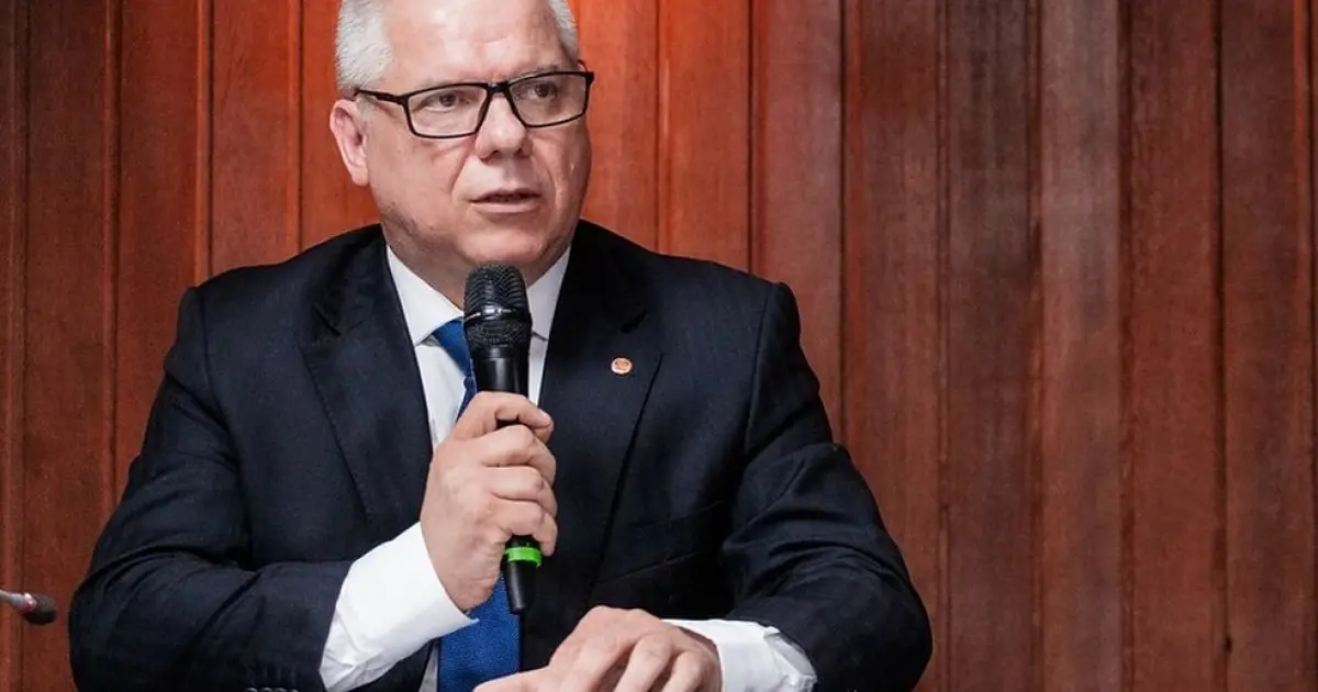 Ex-presidente do INSS é preso em operação da PF que apura fraudes bilionárias em benefícios previdenciários