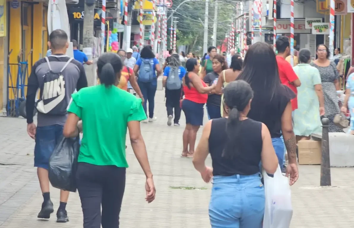 Vereador pede respeito ao feriado da Consciência Negra e questiona abertura do comércio de Feira de Santana