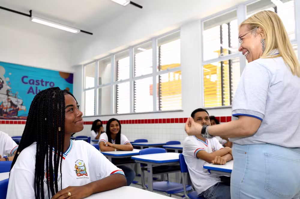 Estudantes de escolas estaduais baianas poderão fazer cursos de férias gratuitos; inscrições começam em janeiro