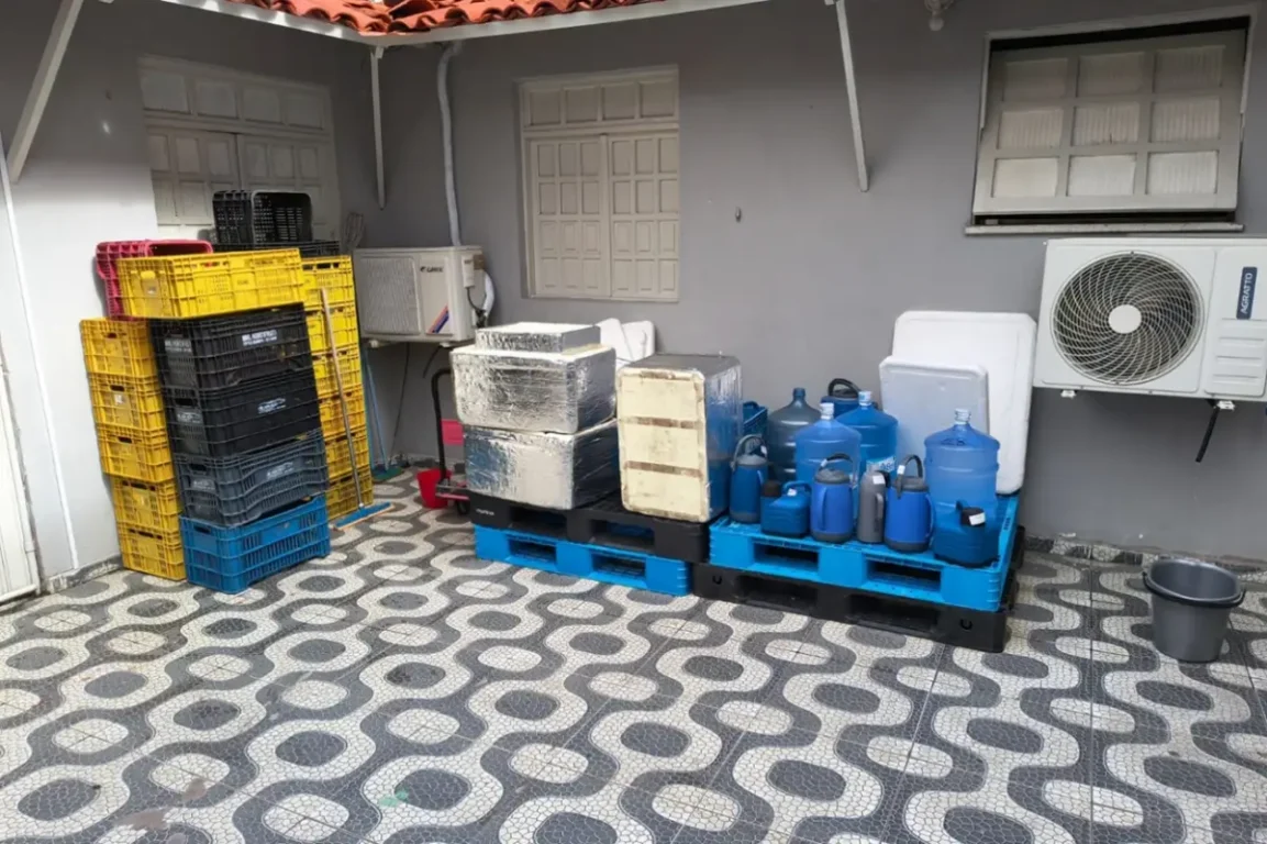 Atuação inédita da Vigilância Sanitária Municipal resulta em interdição de vários estabelecimentos que vendem alimentos, em Feira