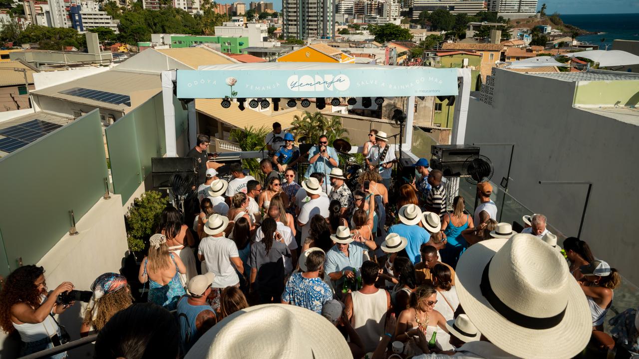 Festa de Yemanjá do Canto celebra quatro anos com all inclusive, música e gastronomia à beira-mar