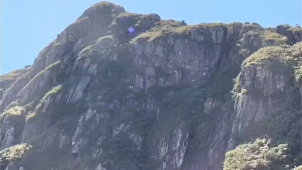 Jovem que sumiu durante trilha no Pico Paraná é encontrado vivo após cinco dias desaparecido