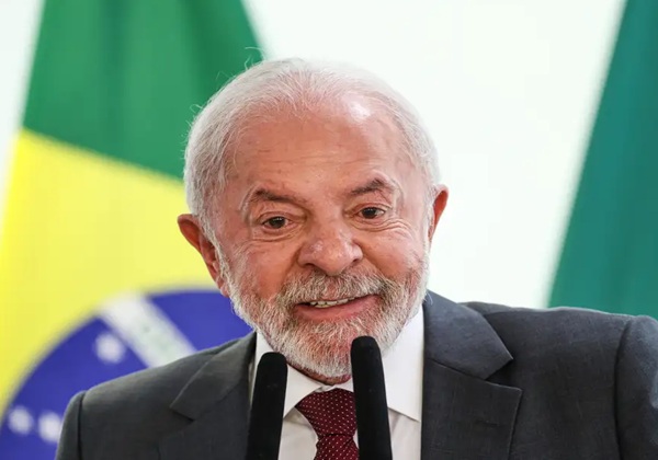 Lula parabeniza António José Seguro pela vitória nas eleições presidenciais de Portugal