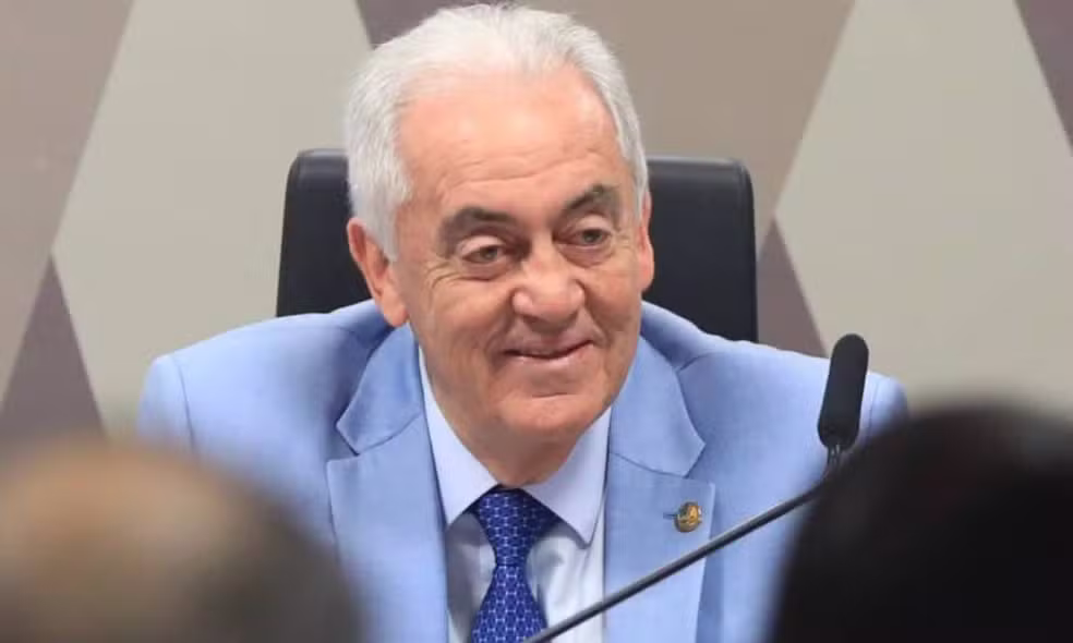 Otto Alencar recebe alta após implante de marca-passo e seguirá recuperação em casa