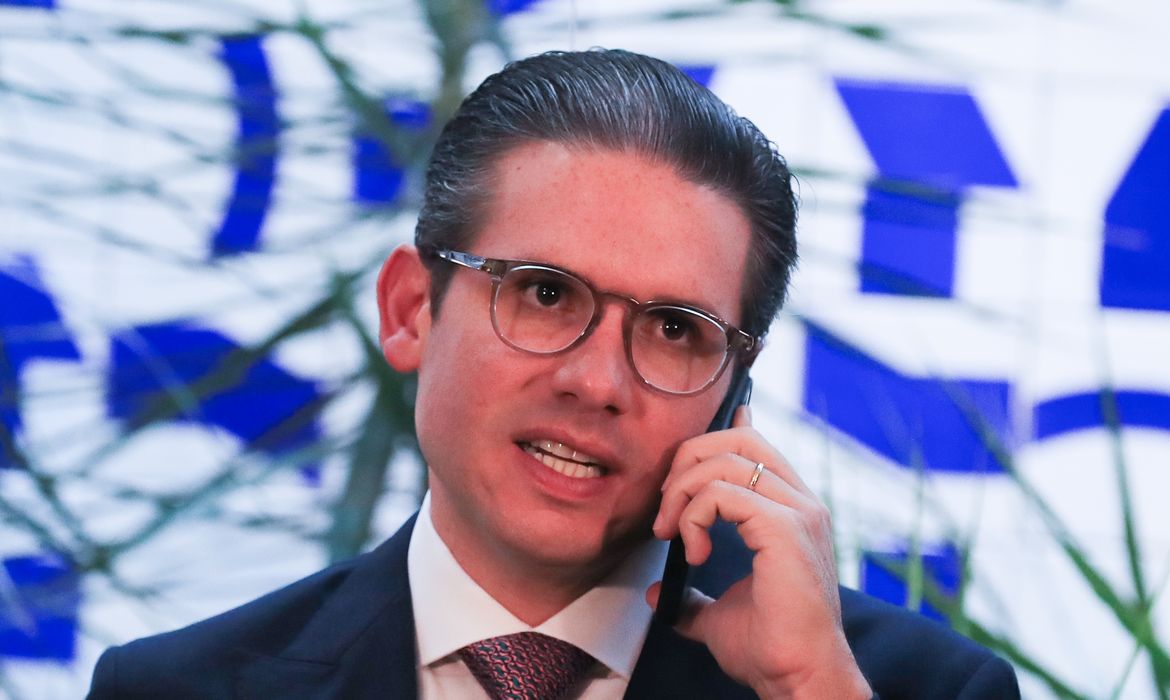 Proposta que acaba com jornada de trabalho 6x1 vai para a CCJ da Câmara dos Deputados