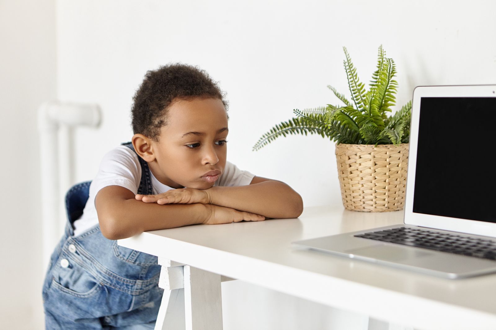 Aprender a lidar com frustrações é essencial para o desenvolvimento emocional das crianças