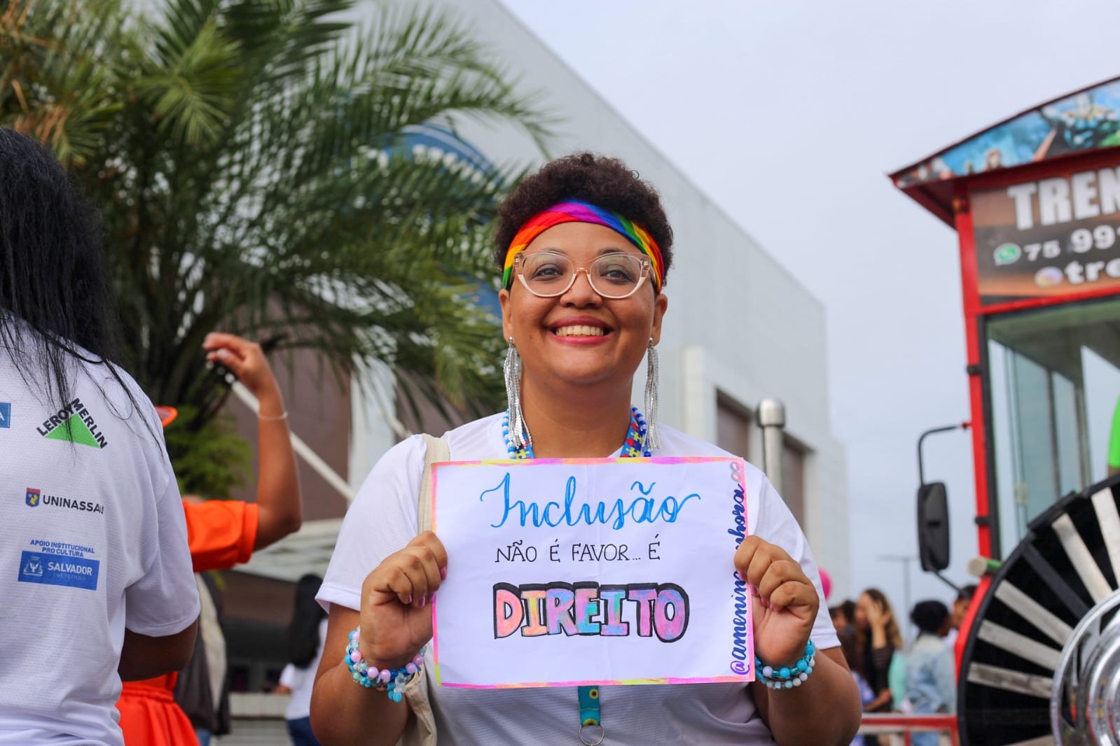 Caminhada Inclusiva reúne famílias no Shopping Bela Vista e reforça mensagem de respeito e acolhimento