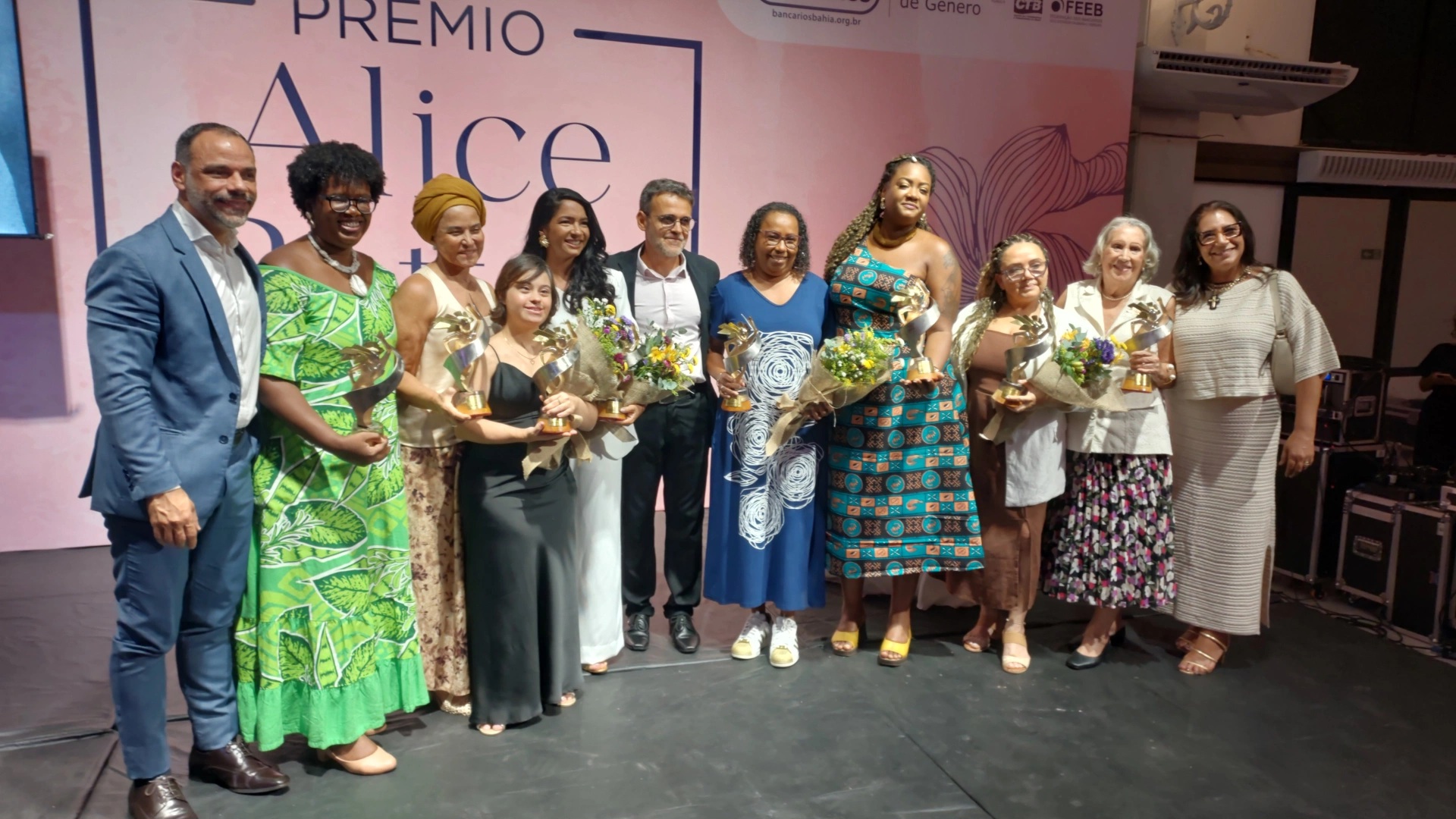 Chef Tereza Paim recebeu o prêmio Alice Bottas em homenagem ao Dia Internacional da Mulher na categoria empreendedorismo 