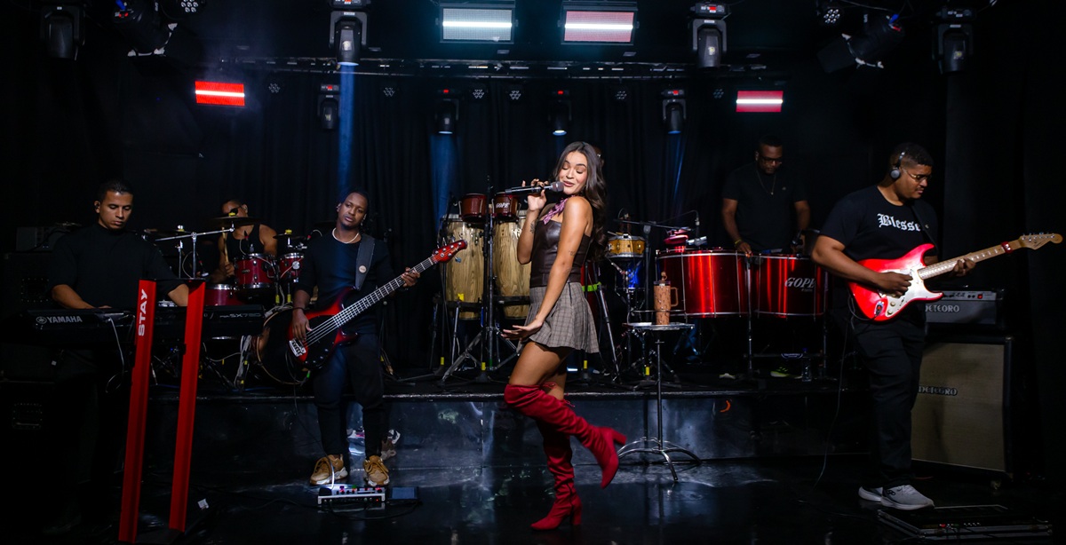 Alice Moraes grava audiovisual em Salvador e prepara estreia de faixa autoral