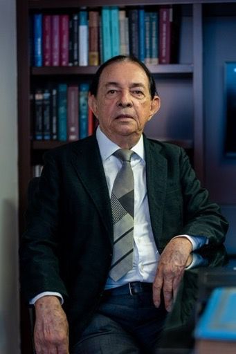Câmara de Salvador homenageia jurista Thomas Bacellar com Medalha Thomé de Souza