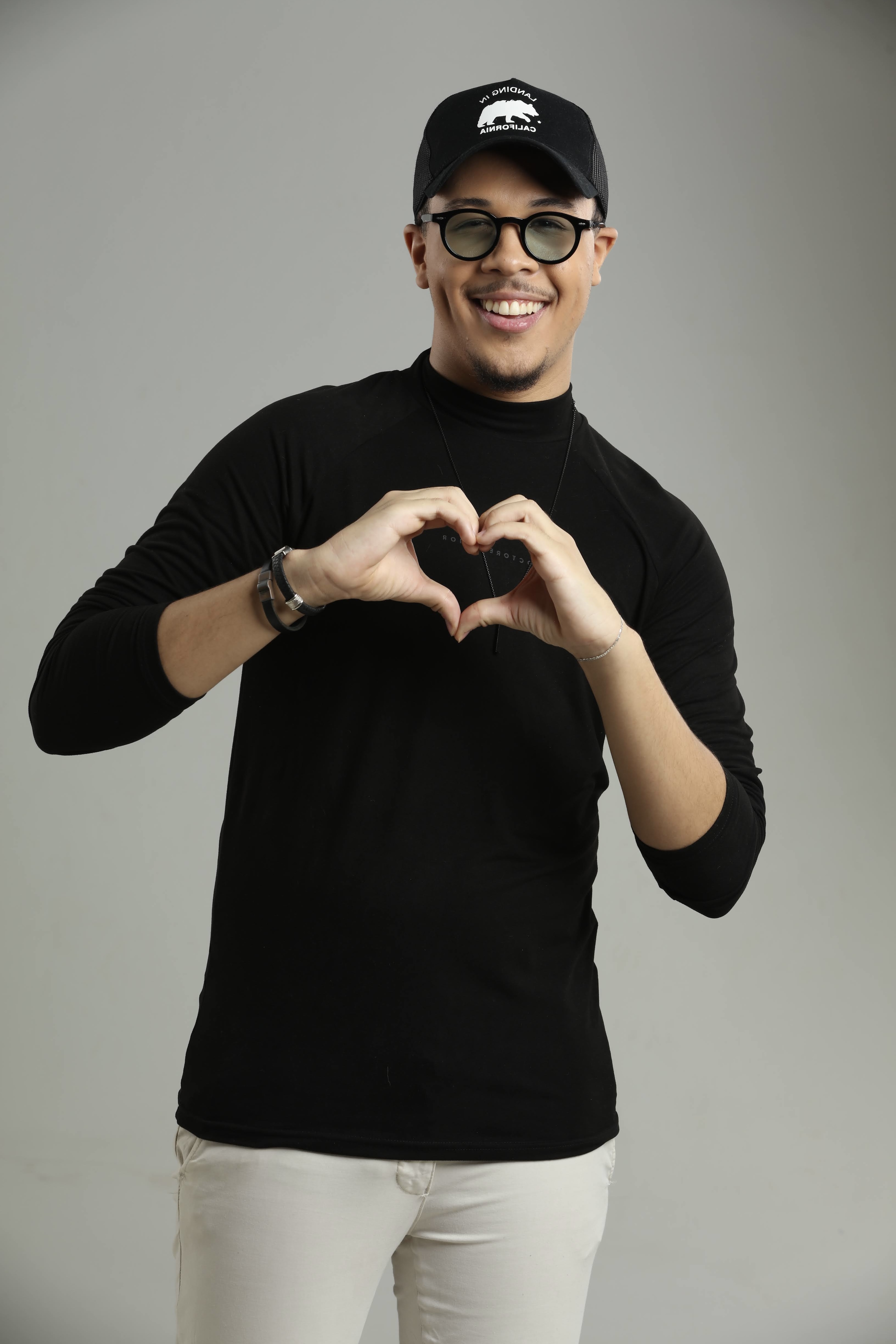 Cantor Pedro Gabriel comandará ‘Pé na Areia Mali’ neste sábado (18)