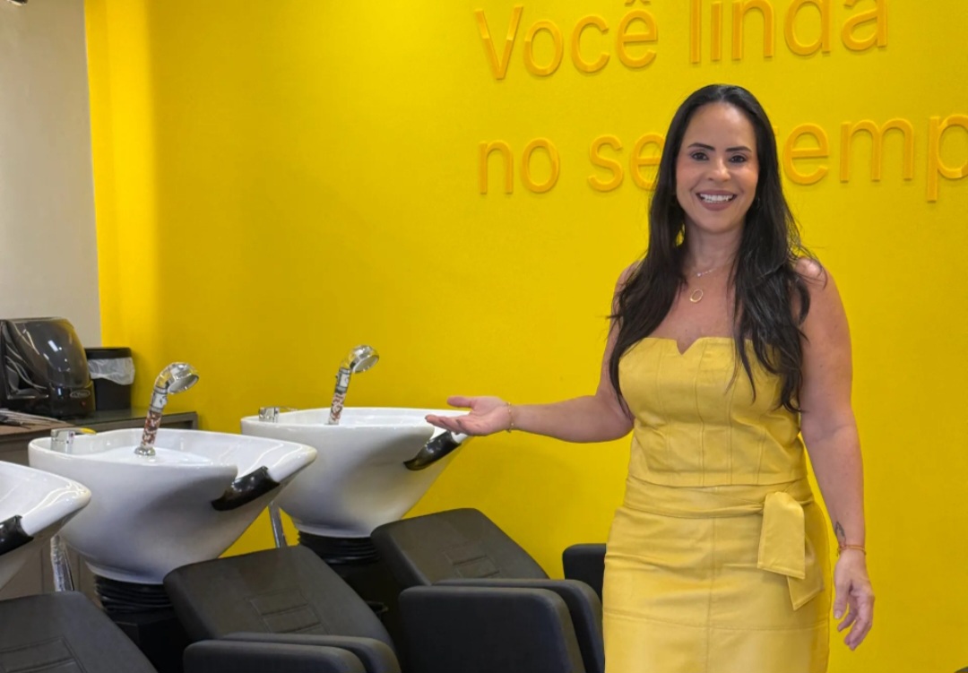 Empresária inaugura mais uma unidade da Fast Escova na capital baiana