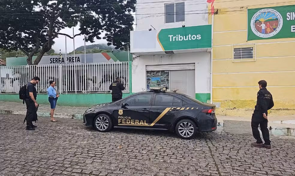 Autoridades devem fiscalizar vagas de táxis em prefeituras baianas; 'Move Brasil' vai injetar R$ 30 bi em isenções