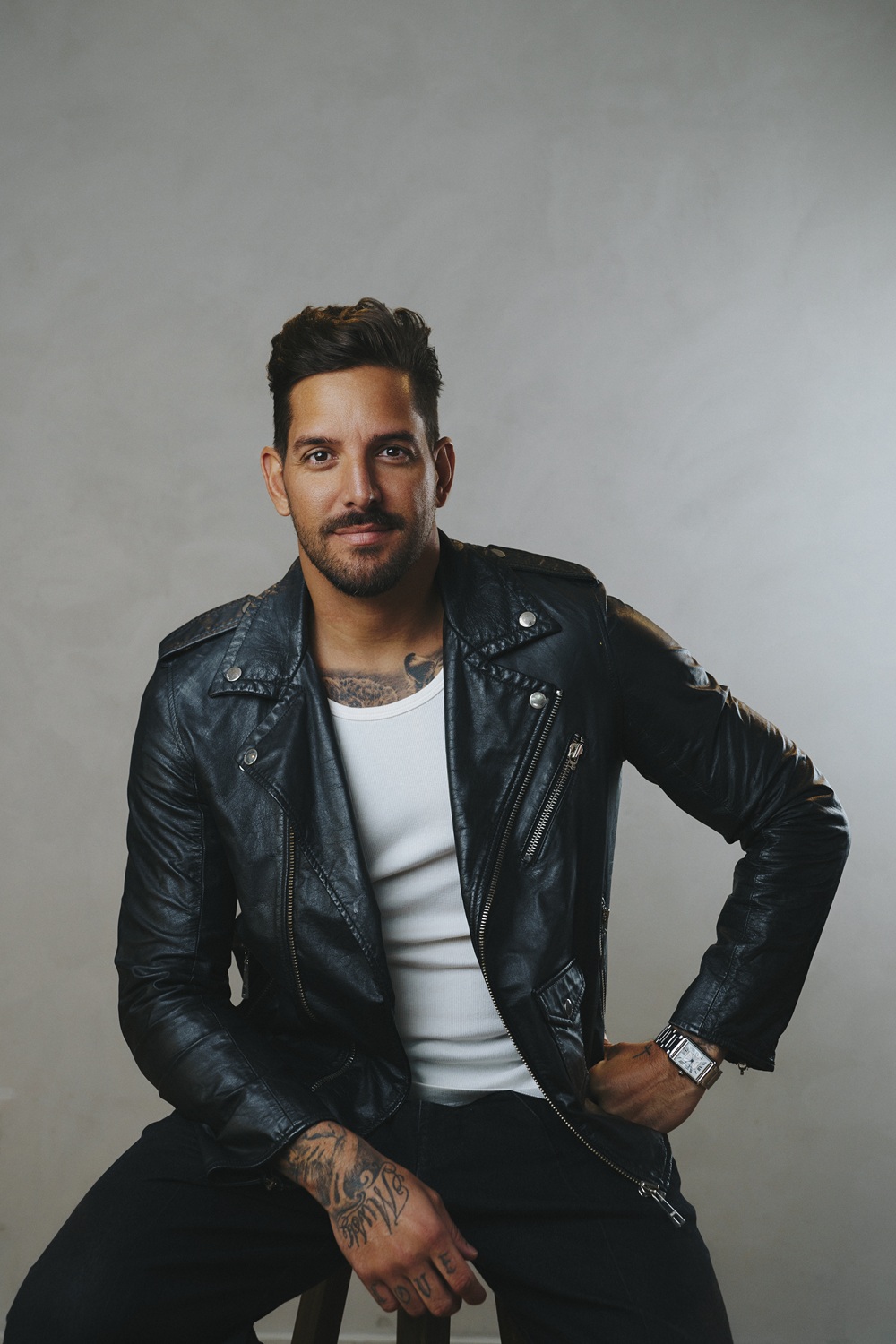 Felipe Pezzoni, vocalista da banda eva, anuncia carreira solo
