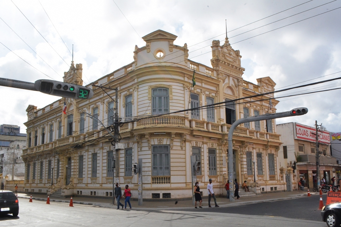 Prefeitura divulga lista final de beneficiários dos precatórios do Fundef em Feira de Santana; veja o link para acesso à lista