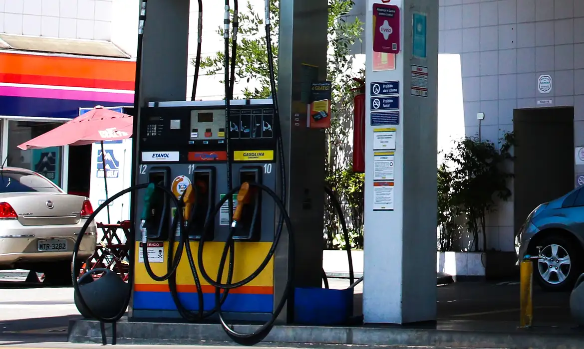 Concorrência do etanol e subvenção do Governo Federal fazem preço da gasolina cair