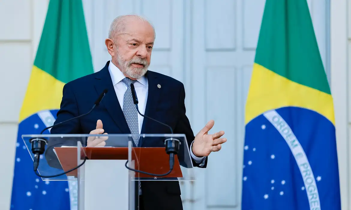 Lula diz que quer respeito pelo Brasil e manda recado à Trump: ‘não se meta nas eleições’
