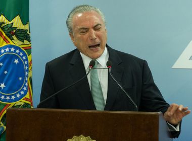 Na luta pelo poder não existe santo