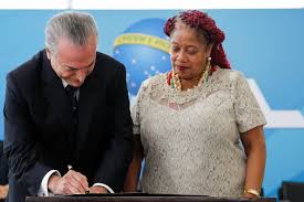 Ministra  