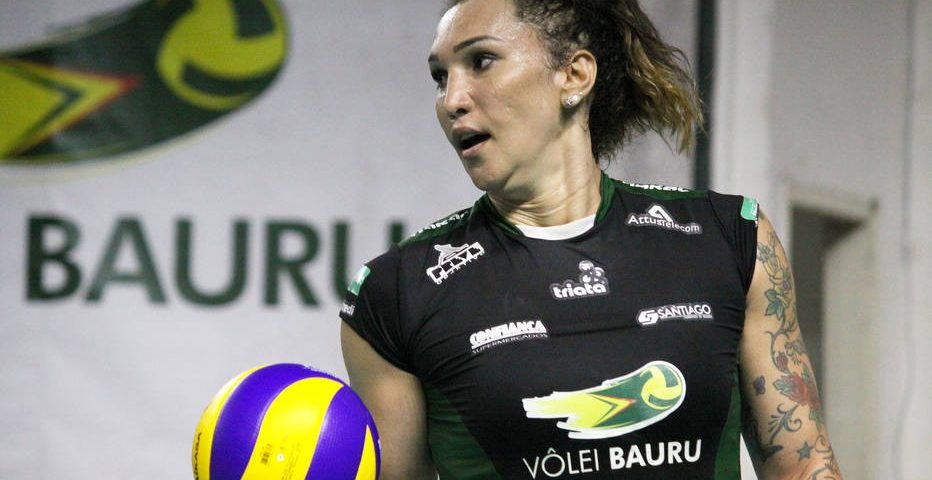 Atleta transexual não pode competir com atleta feminina. Parecido não é igual. 