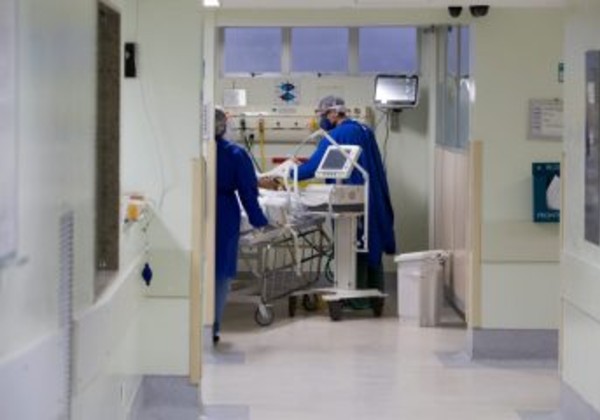 Exclusivo: perfil de pacientes internados no HGCA mostra que Covid-19 está afetando pessoas  mais jovens