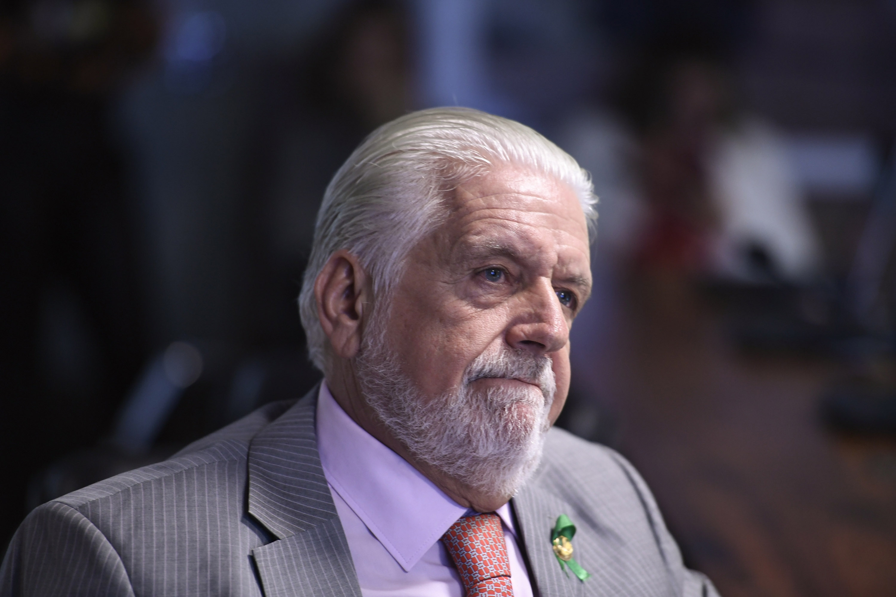 Candidatura Wagner sobe no telhado