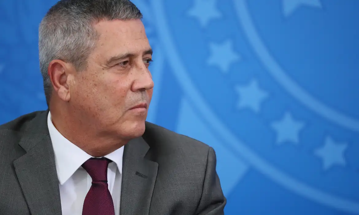 Moraes mantém prisão de Braga Netto; general está preso desde dezembro, por obstrução de investigação