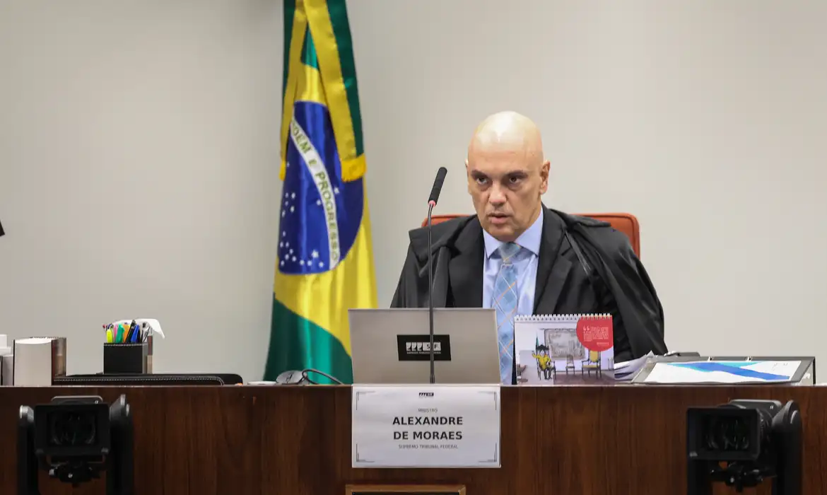 Moraes suspende decretos referentes ao IOF e determina audiência de conciliação