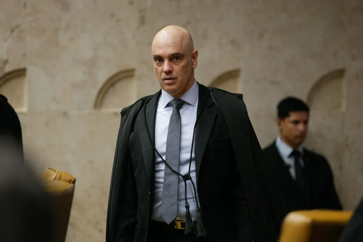 STF forma maioria para referendar decisão de Moraes contra Bolsonaro