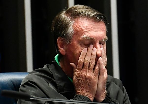 STF publica acórdão que condena Jair Bolsonaro a 27 anos de prisão por tentativa de golpe de Estado