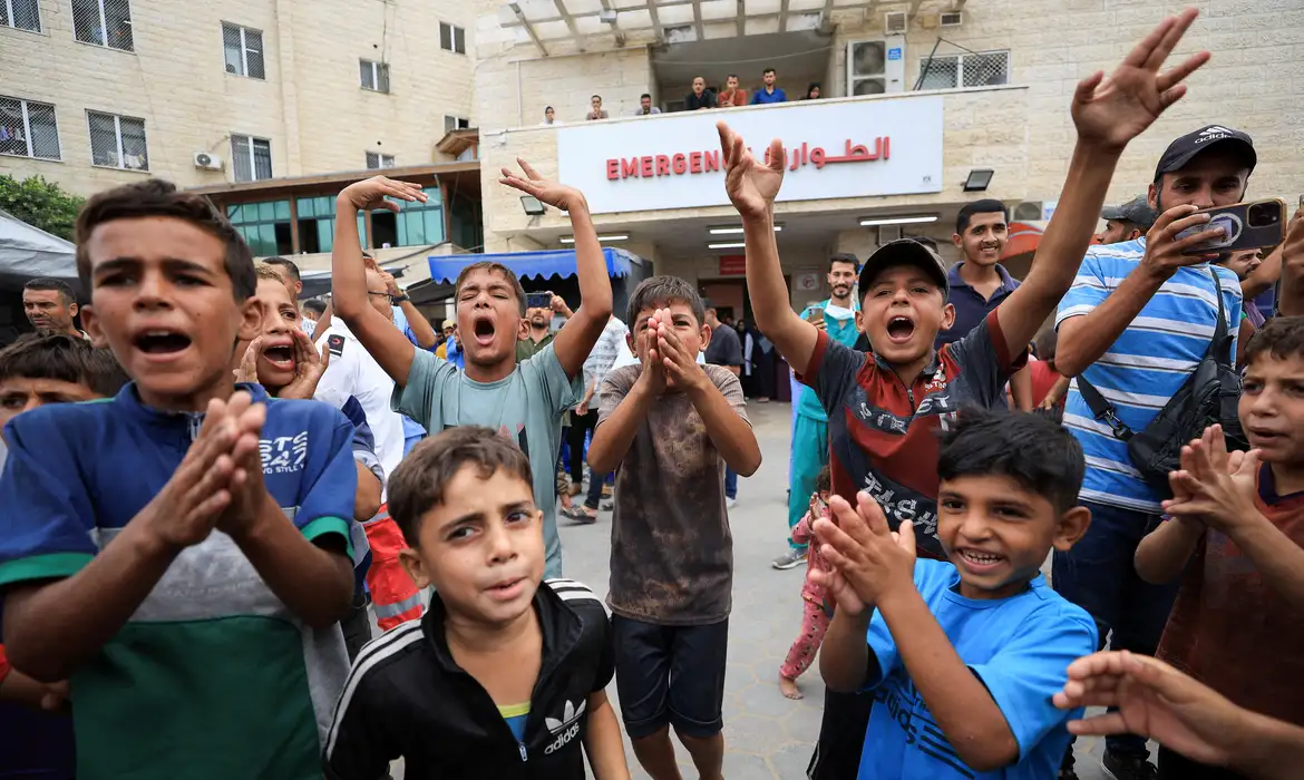 Em ADPF das Favelas, Alexandre de Moraes recebe demandas de movimentos sociais