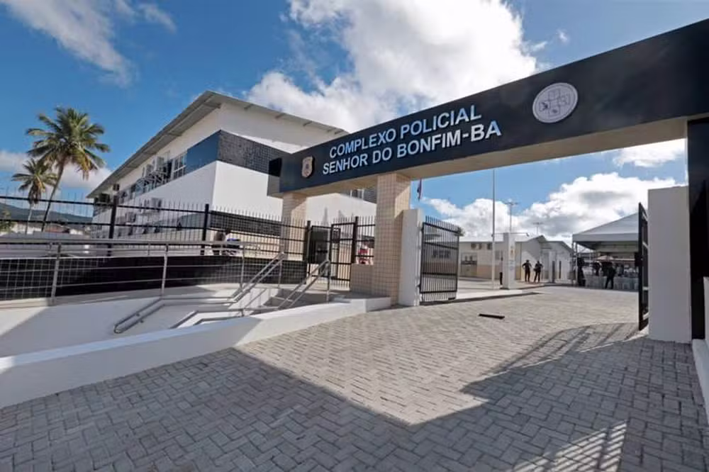 Adolescente é vítima de sequestro e estupro, no interior da Bahia; menina havia levado cachorro para passear