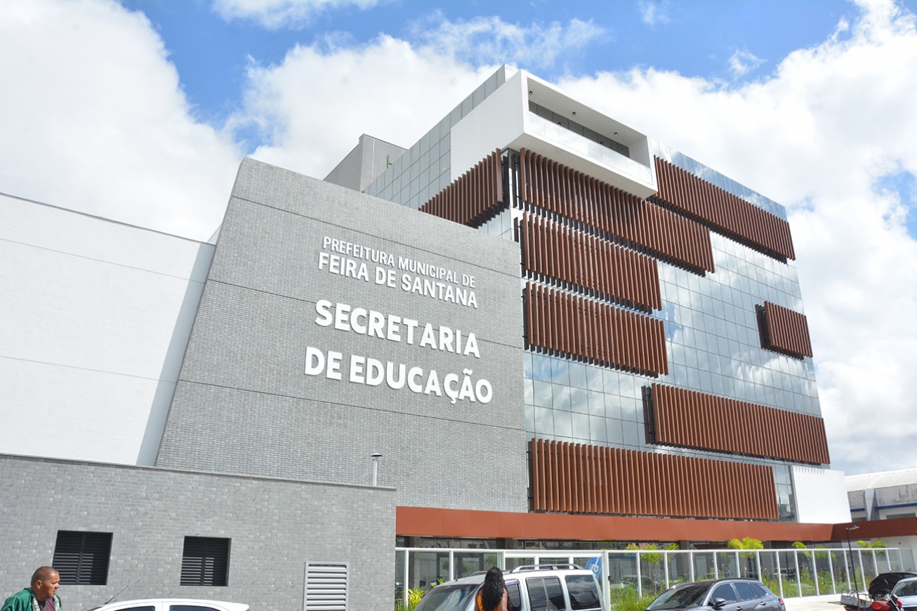 Edital de concurso para professores da rede municipal de Feira é retificado