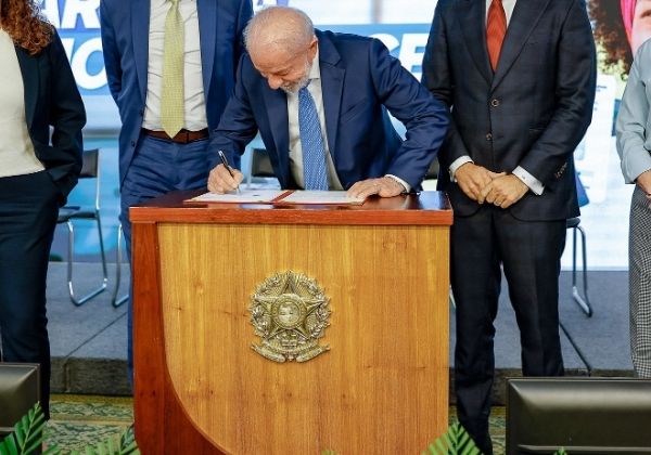 Governo Lula bate recorde e paga R$ 31,5 bilhões em emendas parlamentares em 2025