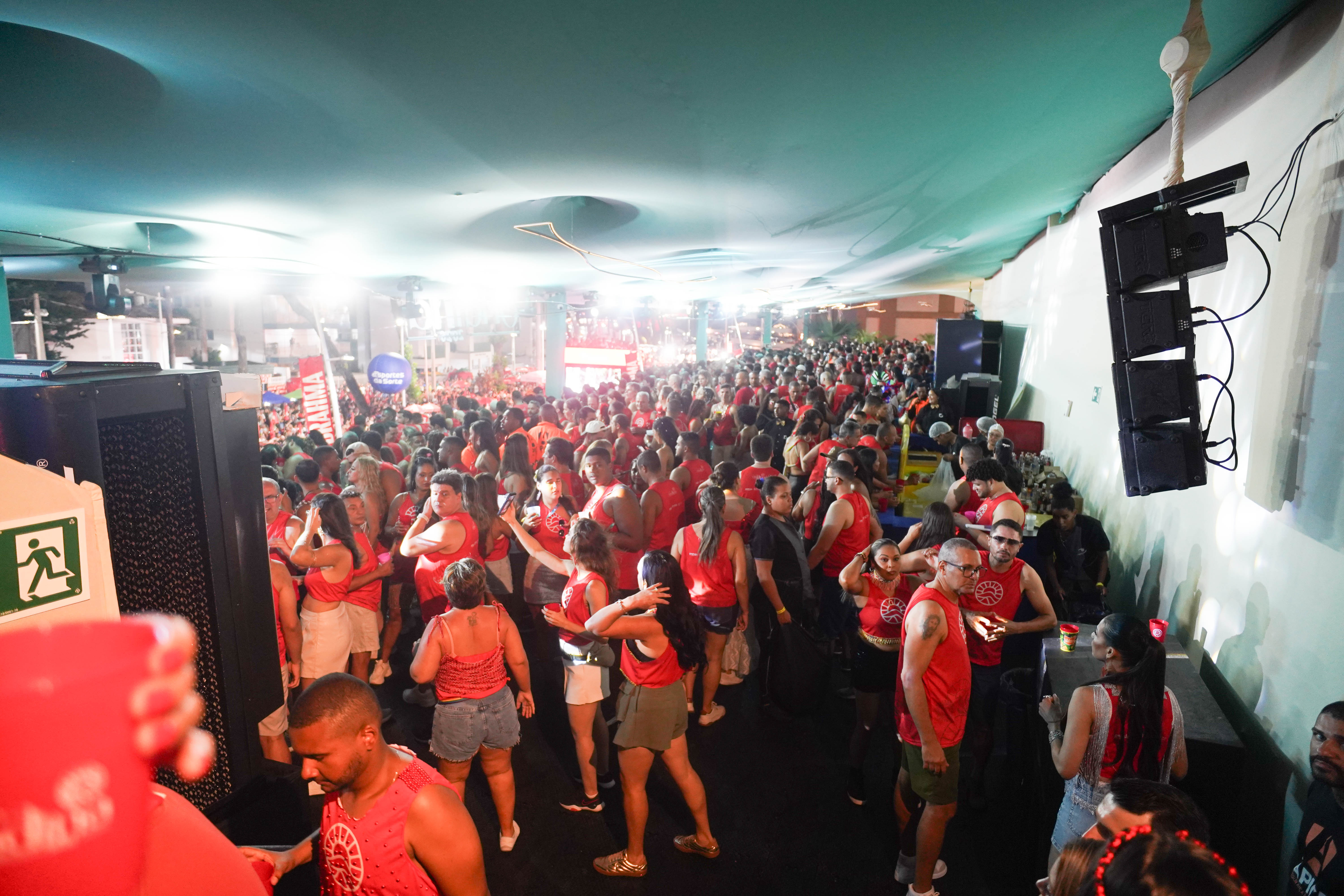 Camarote Ondina mantém energia em alta no terceiro dia de festa