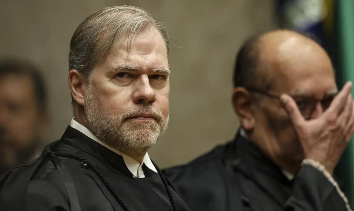 Toffoli pede que PF envie dados de celulares apreendidos em operação do caso Master