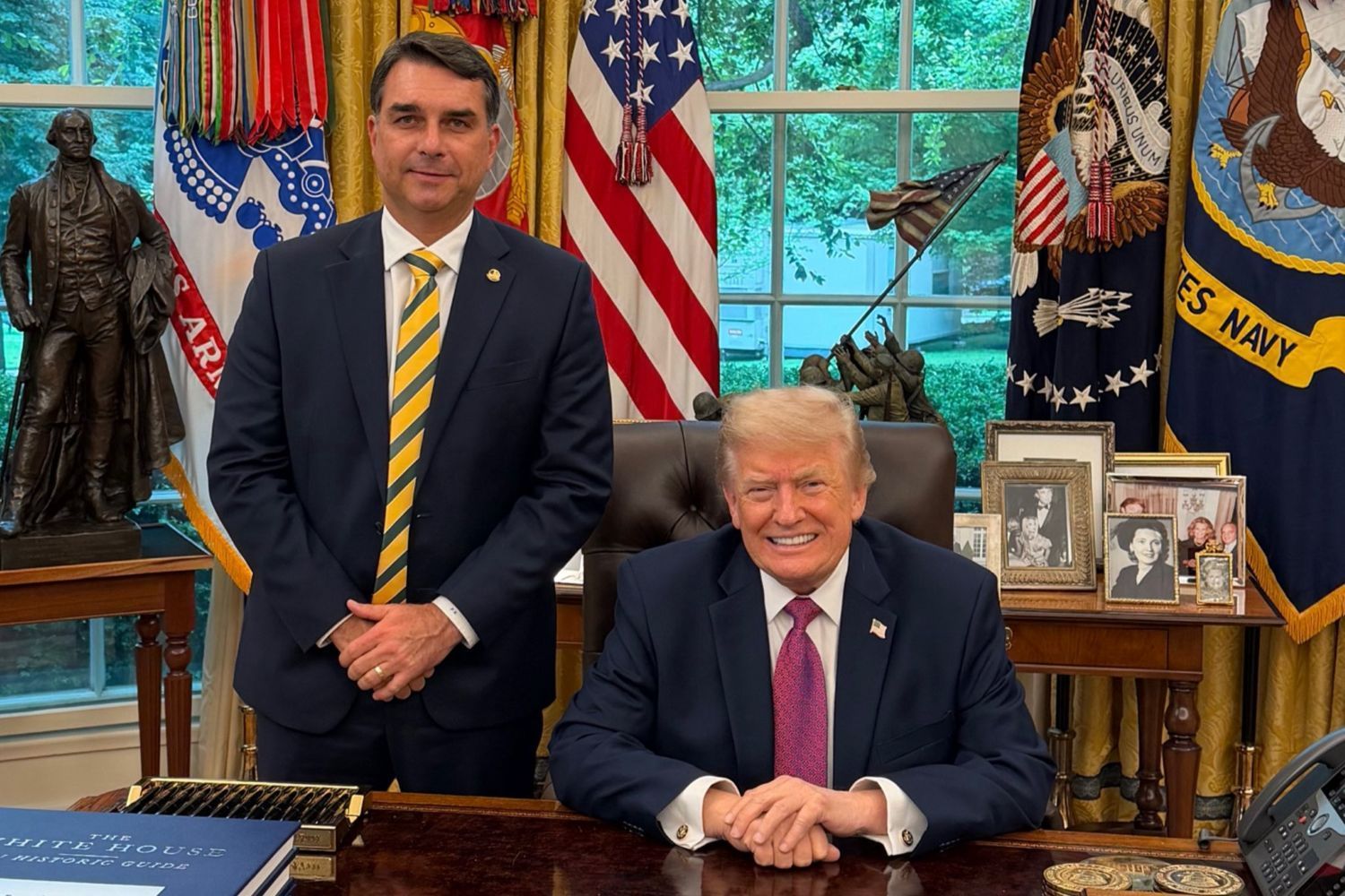 Ingênuo, Flávio Bolsonaro cai na arapuca de Trump