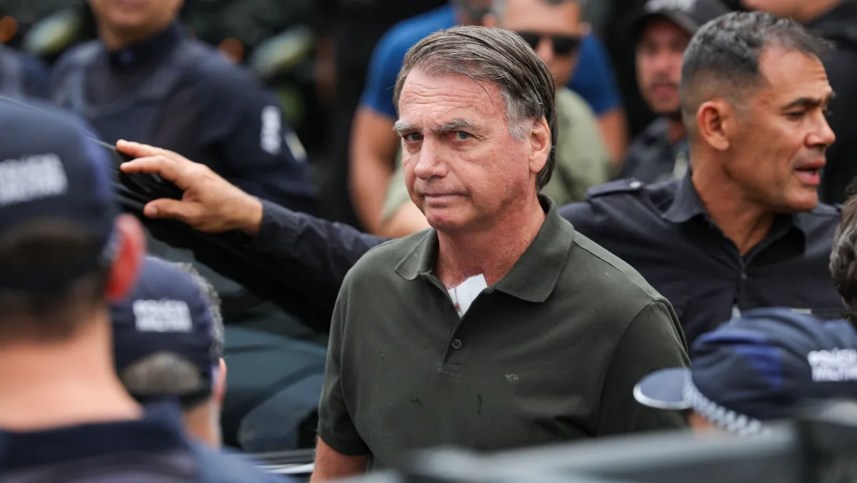 Polícia Civil do DF ouve Bolsonaro em apuração sobre arma encontrada durante blitz