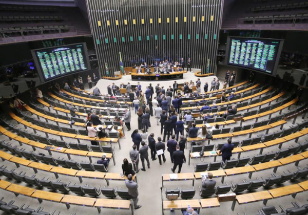 CCJ da Câmara aprova PEC que acaba com aposentadoria compulsória como punição para juízes